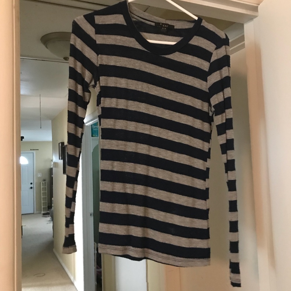 Long sleeve tee